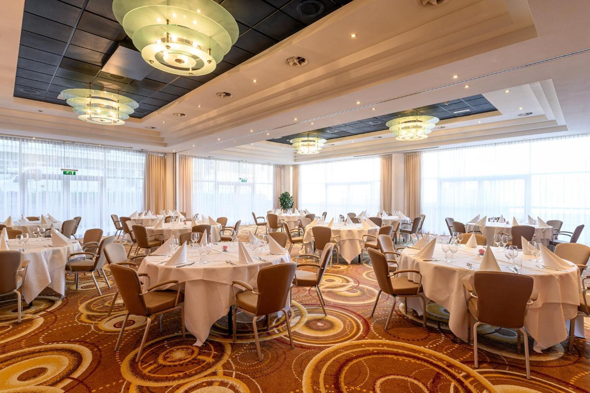 Crowne Plaza Maastricht By Ihg Hotel Ngoại thất bức ảnh