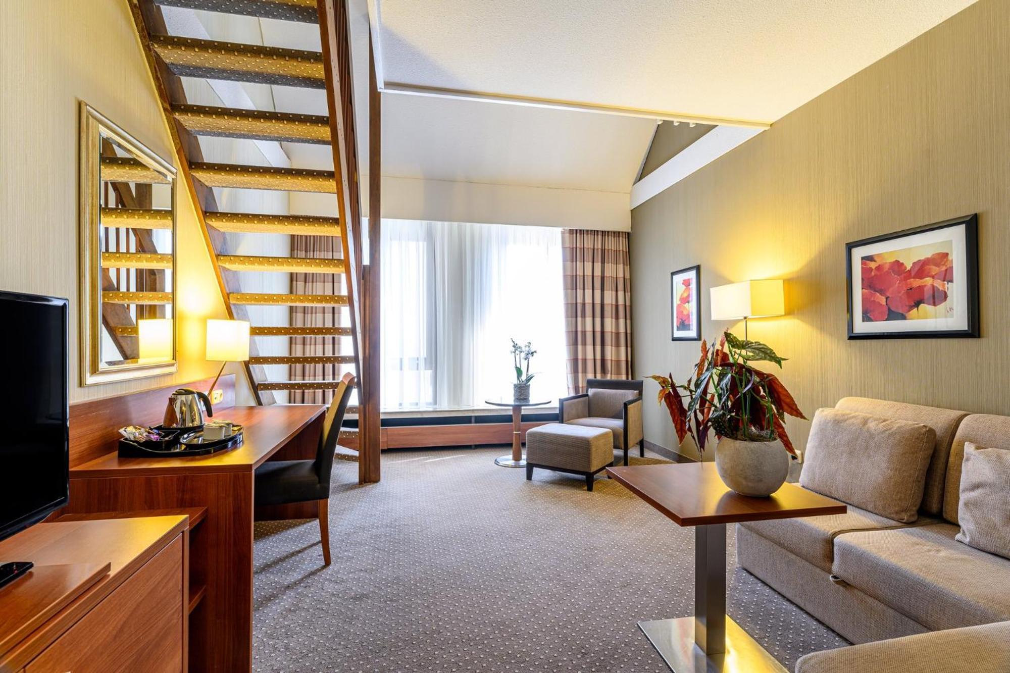 Crowne Plaza Maastricht By Ihg Hotel Ngoại thất bức ảnh